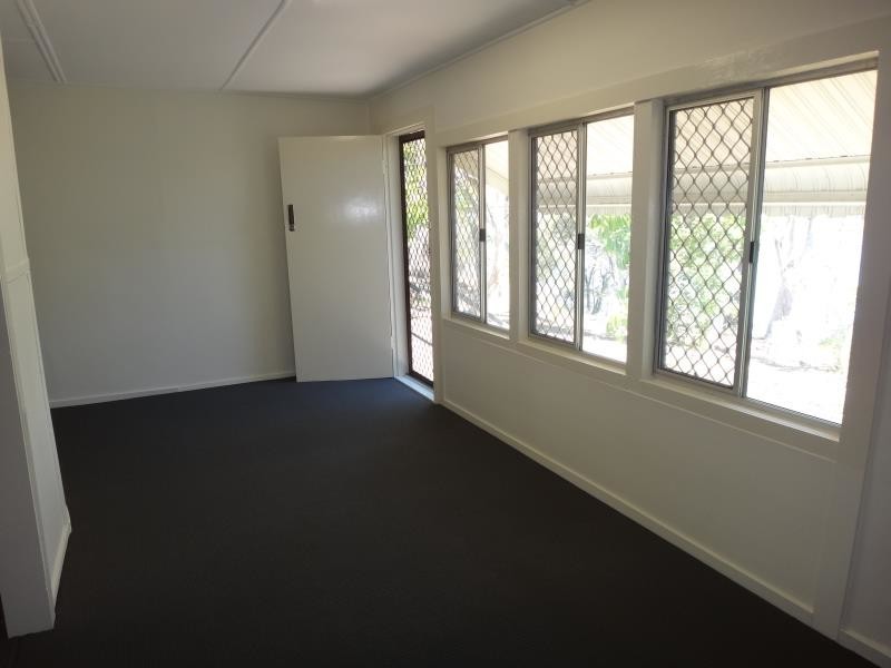 14 Birch Street, Park Avenue QLD 4701